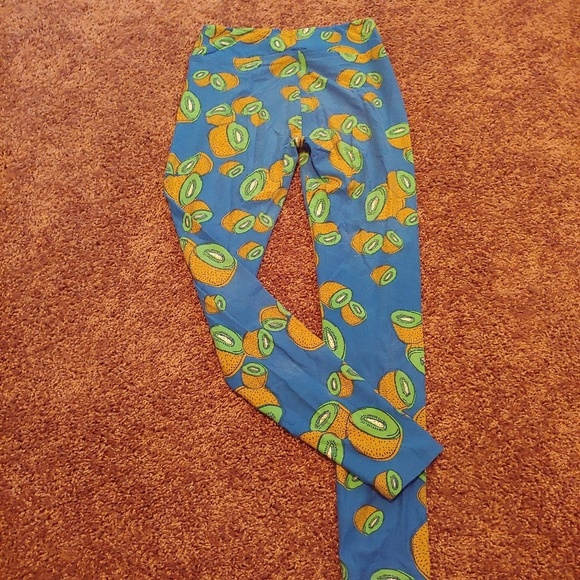 LuLaRoe gently worn kiwi leggings - Picture 5 of 5